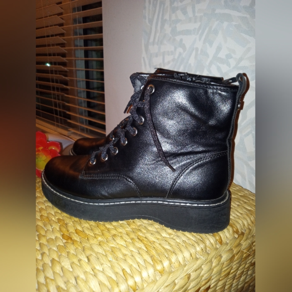 Madden NYC, Black, Platform Boots - Picture 3 of 3